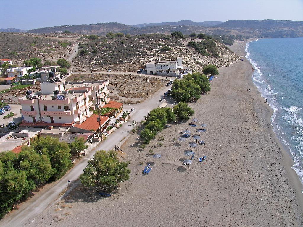 Villas Alexandros Petrino Каламаки Стая снимка
