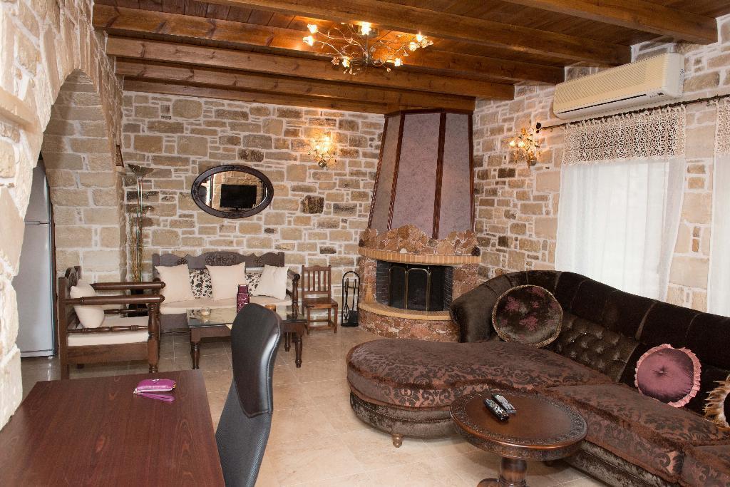 Villas Alexandros Petrino Каламаки Стая снимка