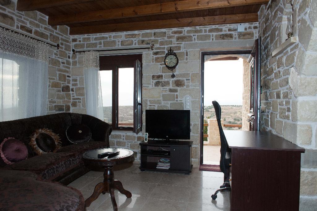 Villas Alexandros Petrino Каламаки Стая снимка