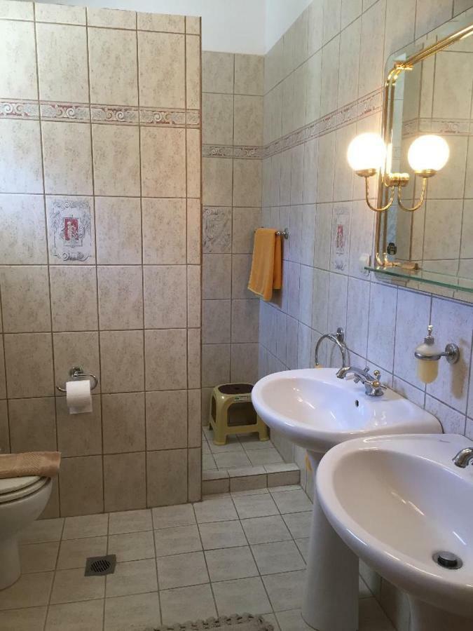 Villas Alexandros Petrino Каламаки Екстериор снимка