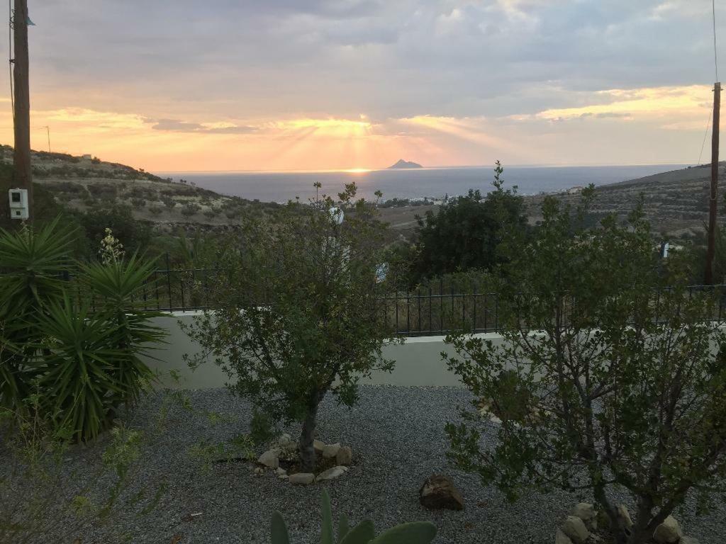 Villas Alexandros Petrino Каламаки Екстериор снимка