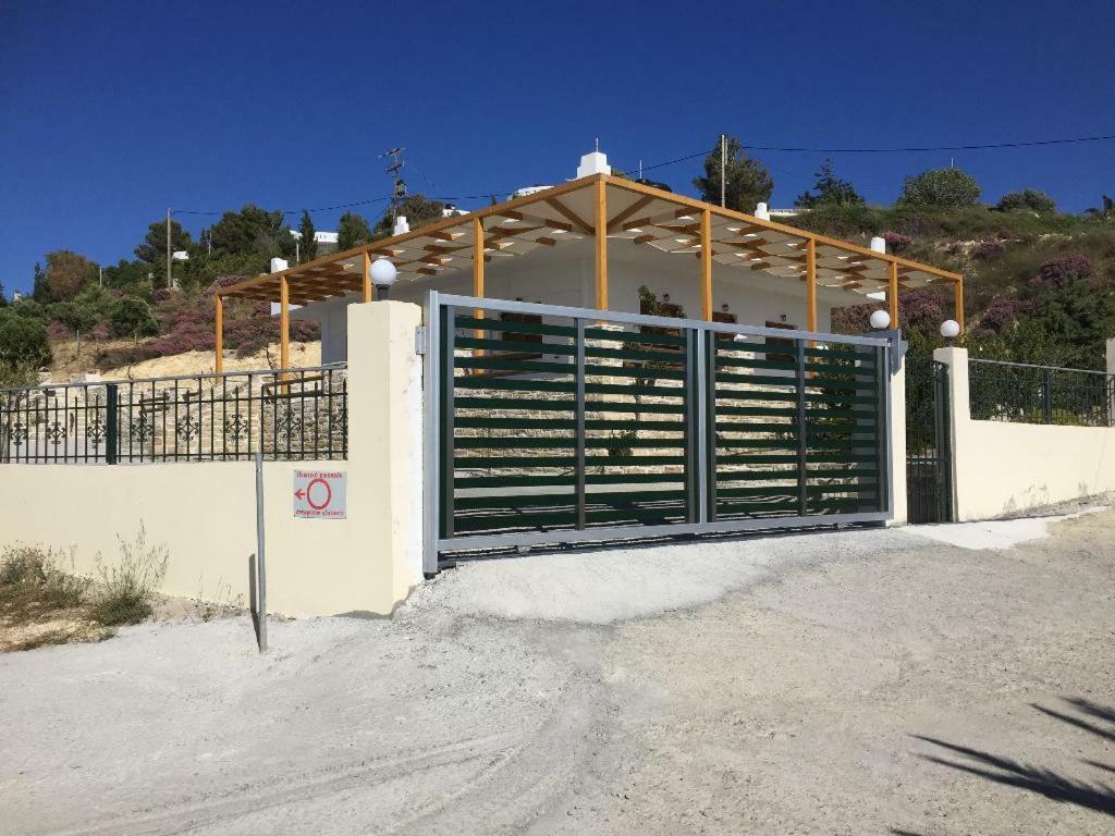 Villas Alexandros Petrino Каламаки Екстериор снимка