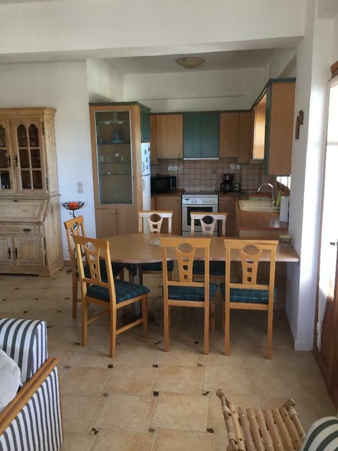 Villas Alexandros Petrino Каламаки Екстериор снимка